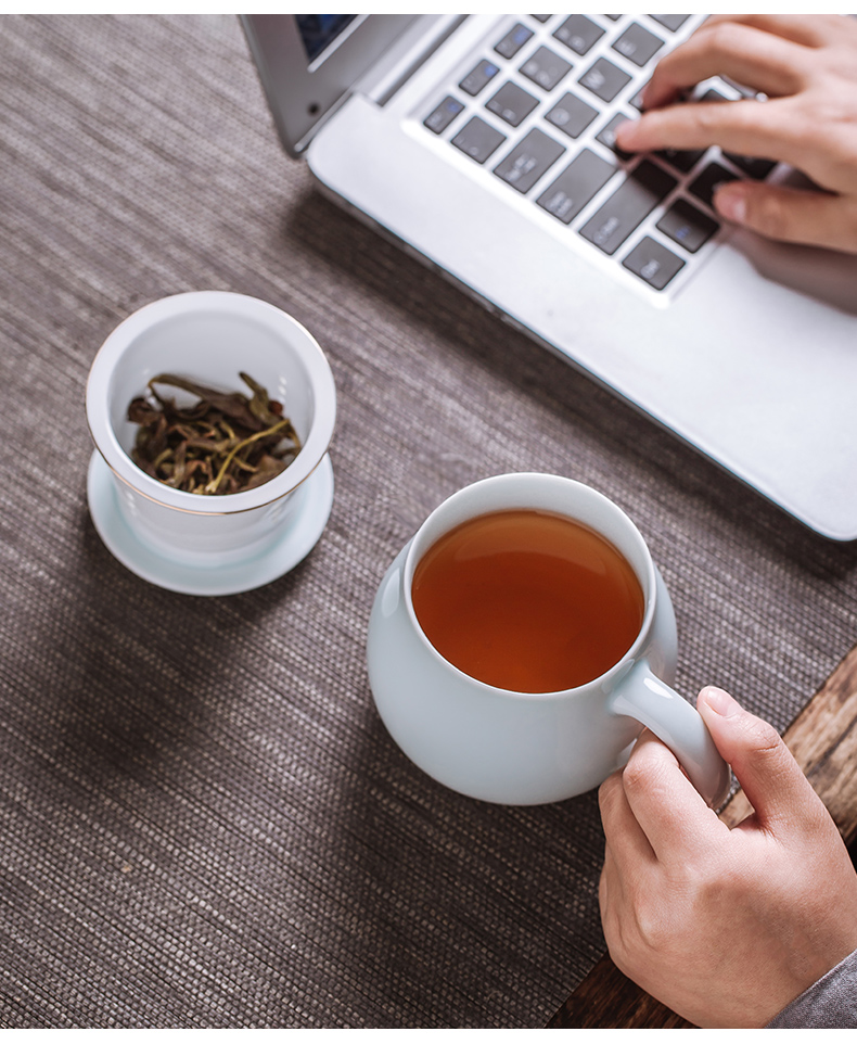 Jingdezhen ceramic filter cup tea cups separation office tea cups with cover keller household water bottle