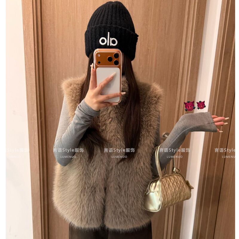 2025 Autumn/Winter Atmospheric Drop-Shoulder Versatile Vest, Height-Enhancing, Eco-Friendly Faux Fox Fur Leather Jacket for Women 2025 Autumn/Winter Atmospheric Drop-Shoulder Versatile Vest, Height-Enhancing, Eco-Friendly Faux Fox Fur Leather Jacket for Women