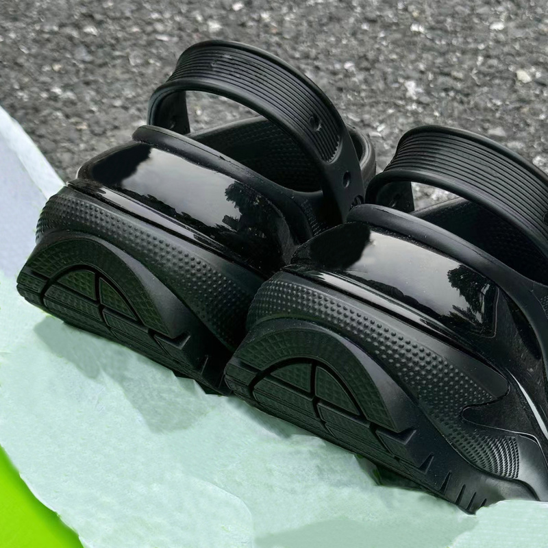 Official Genuine Light Wheel Perforated Shoes Black Warrior Unisex 2025 Summer New Style Outdoor Closed-Toe Slip-On Sandals