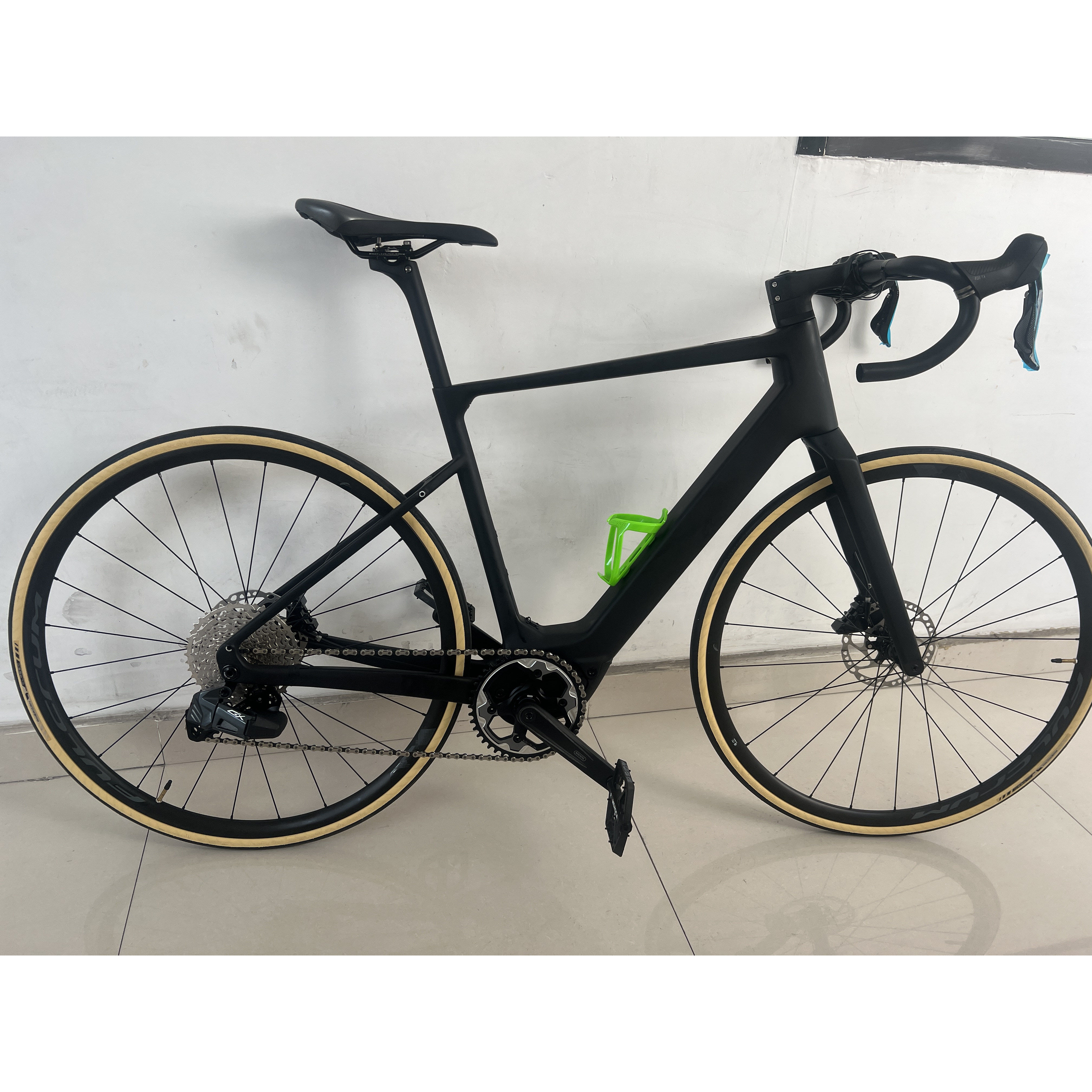 ROCKCAN碳纤维中置八方m820电机助力公路自行车架EC07