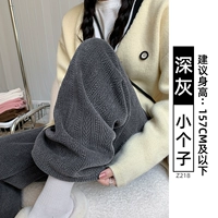 Глубокий серый.