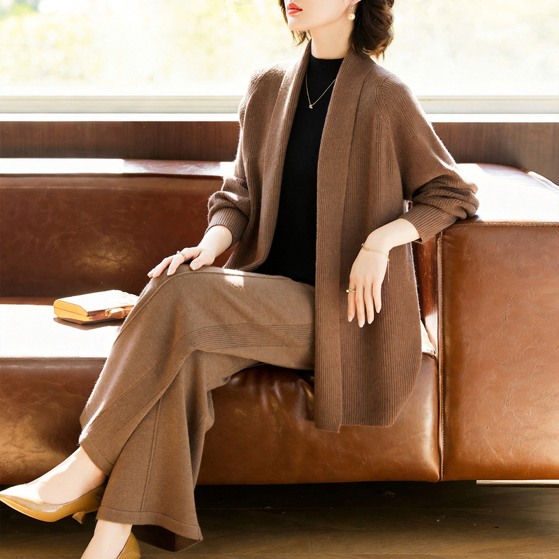 Mom's Autumn Clothing 2026 New Fashion Knitted Jacket Middle-Aged and Elderly Women's Sportswear Suit Casual Top Two-Piece Set Mom's Autumn Clothing 2026 New Fashion Knitted Jacket Middle-Aged and Elderly Women's Sportswear Suit Casual Top Two-Piece Set