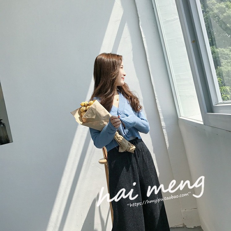 Áo dệt kim nữ dài tay 2017 mới Hồng Kông phong cách retro chic lỏng hoang dã cổ chữ V áo len ngắn áo khoác len nữ dày