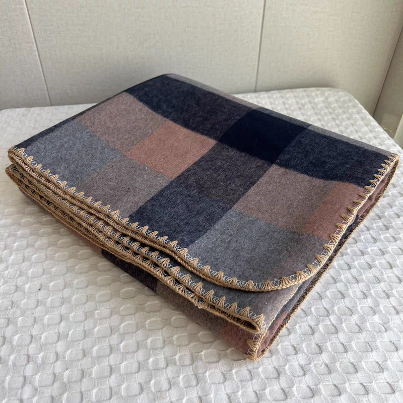 Heavy-Duty Product! Foreign Trade Australian Wool Blanket, 100% Pure Wool Throw Blanket, Thickened for Autumn and Winter, Warm and Casual, 1.5*2 Heavy-Duty Product! Foreign Trade Australian Wool Blanket, 100% Pure Wool Throw Blanket, Thickened for Autumn and Winter, Warm and Casual, 1.5*2