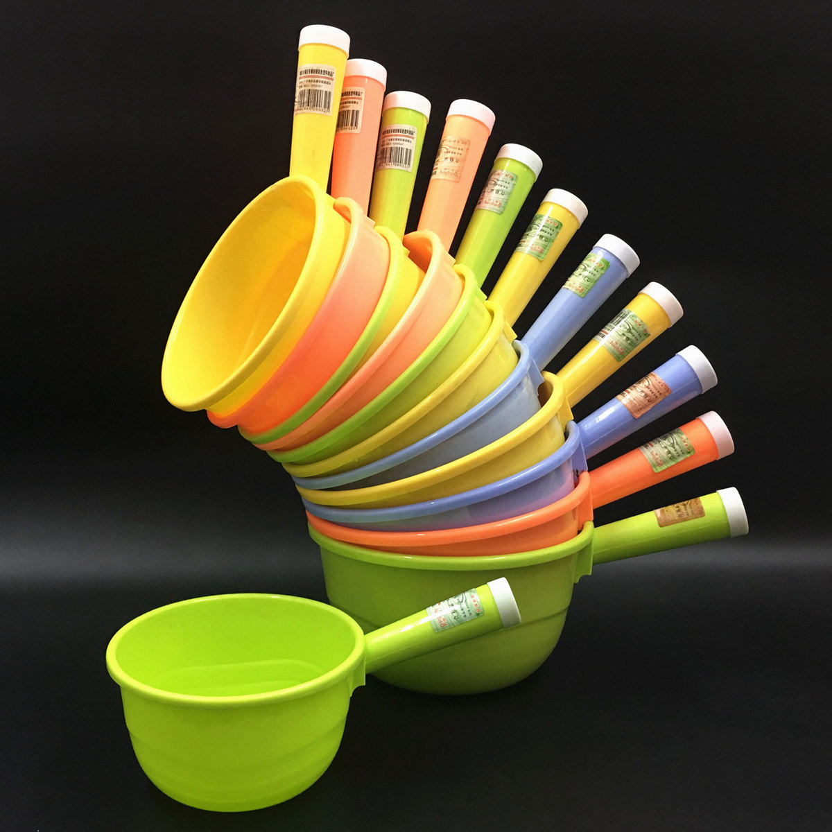 Rongsheng water scoop thickened plastic round household kitchen industrial commercial water spoon bath scoop scoop cleaning tool