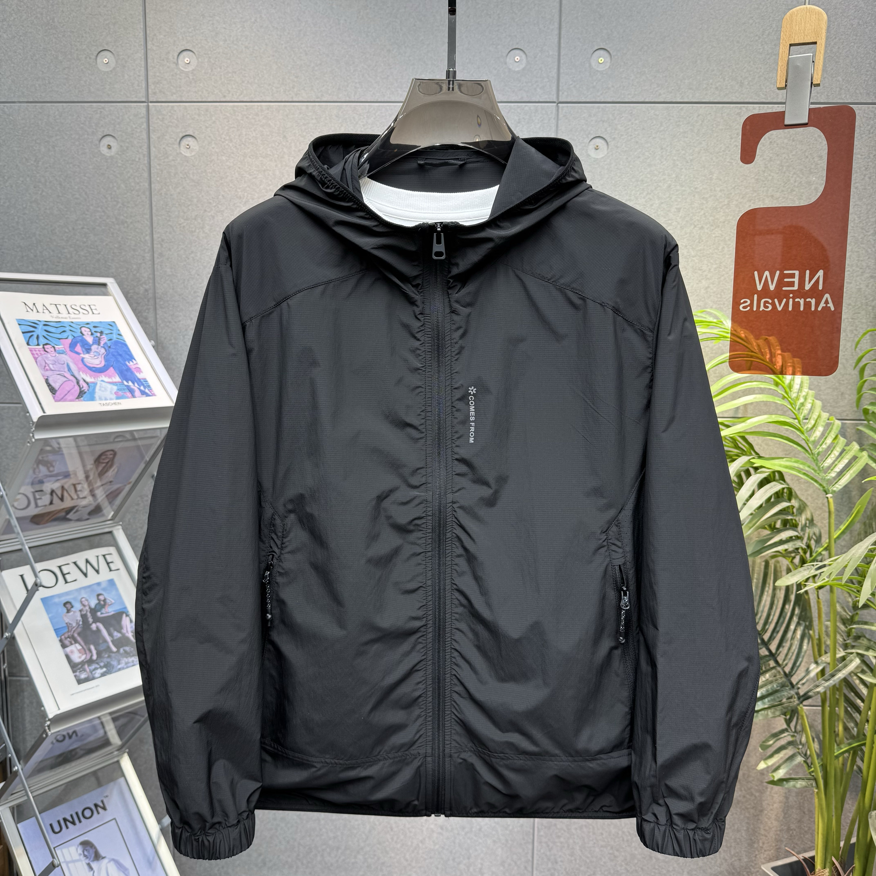 メンズ夏用日焼け防止服、トレンディでカジュアルな万能防風ジャケット、ランニングスポーツ用速乾スキンジャケット、釣り用日焼け防止服