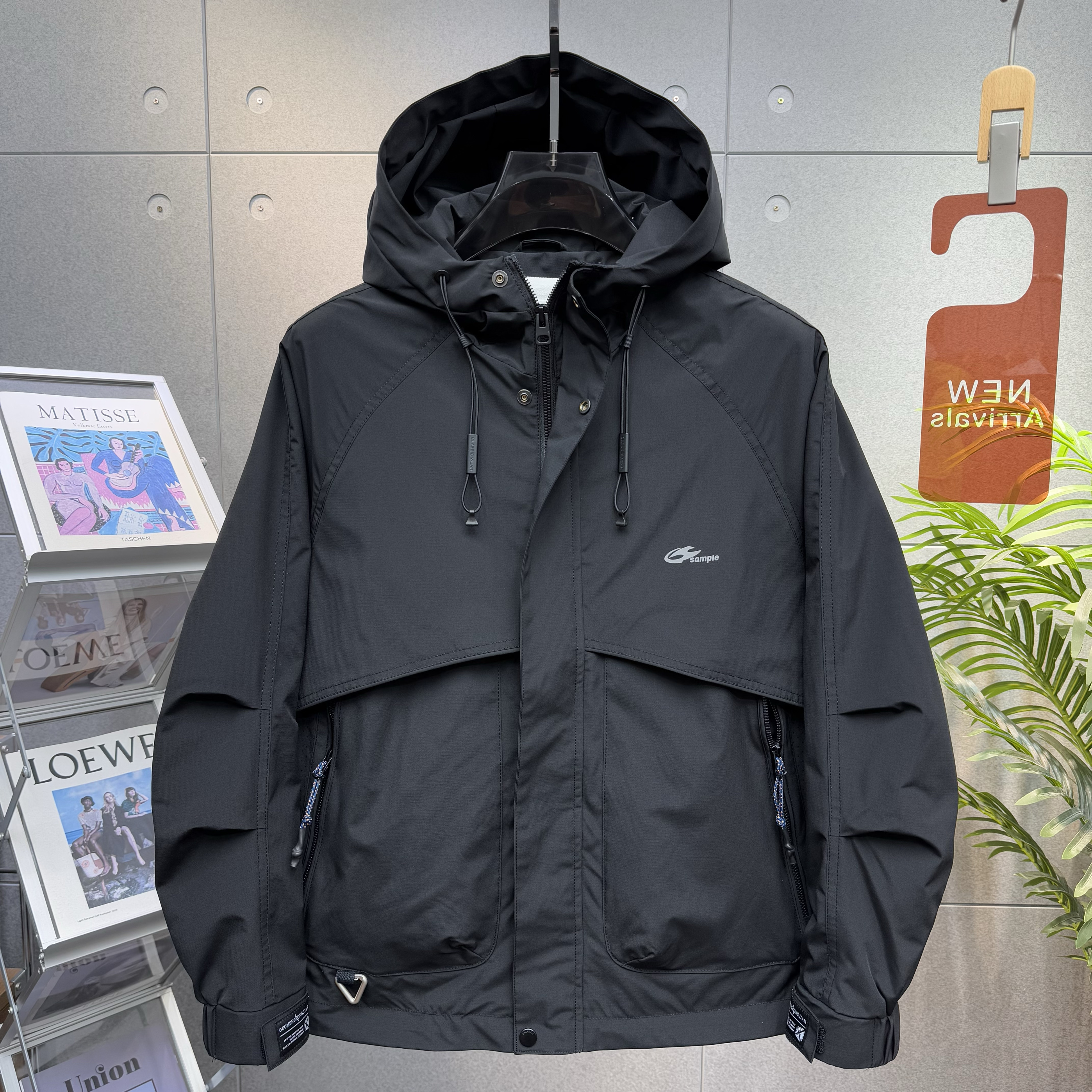 男性用の春用フード付きジャケット、トレンディでカジュアル、多用途、アウトドア登山用ジャケット、トレンディなブランド、ハンサムなワークウェアジャケット