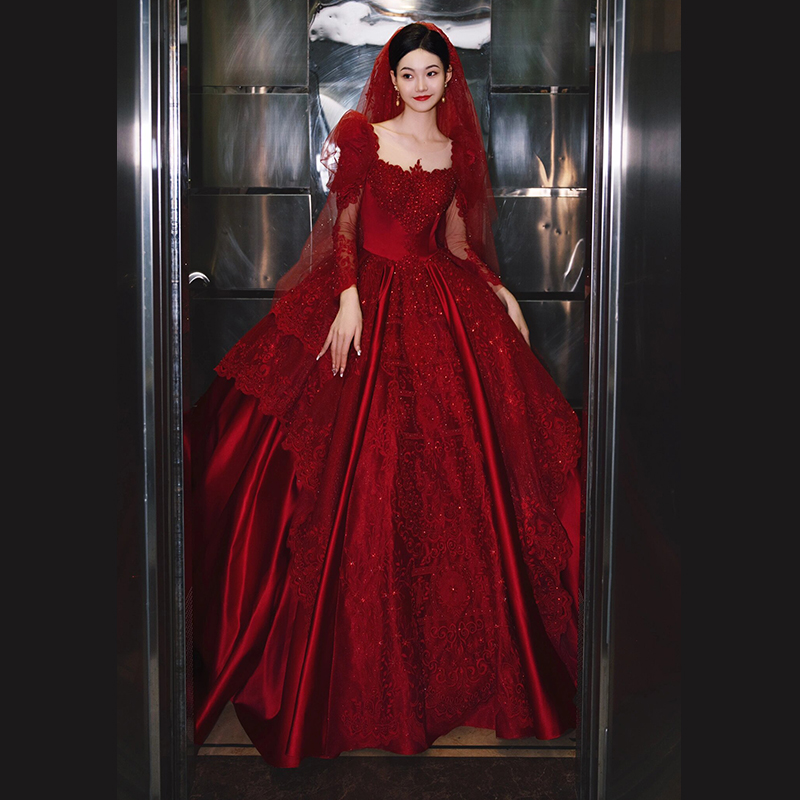 Red French Wedding 2023 New Bridal Advanced Smart Dragon Tail Small Palace Garden Wind 2024 Autumn and Winter Main Tale Red French Wedding 2023 New Bridal Advanced Smart Dragon Tail Small Palace Garden Wind 2024 Autumn and Winter Main Tale