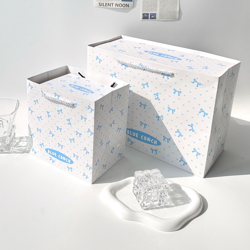 Original Design Butterfly Wing Light Blue Magnetic Gift Box Flip-Top High-Value ins Birthday Packaging Storage Box Gift Box Original Design Butterfly Wing Light Blue Magnetic Gift Box Flip-Top High-Value ins Birthday Packaging Storage Box Gift Box