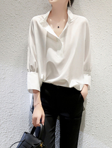 SZHZ white design sense niche V collar shirt 2020 early autumn new all-around skinny temperament top women