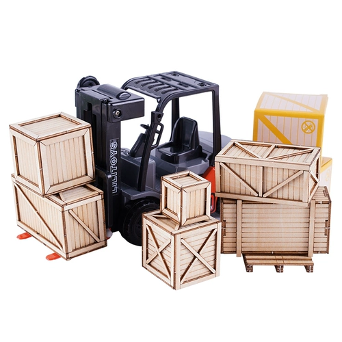 Сценарий военного моделя Санди Сандир.