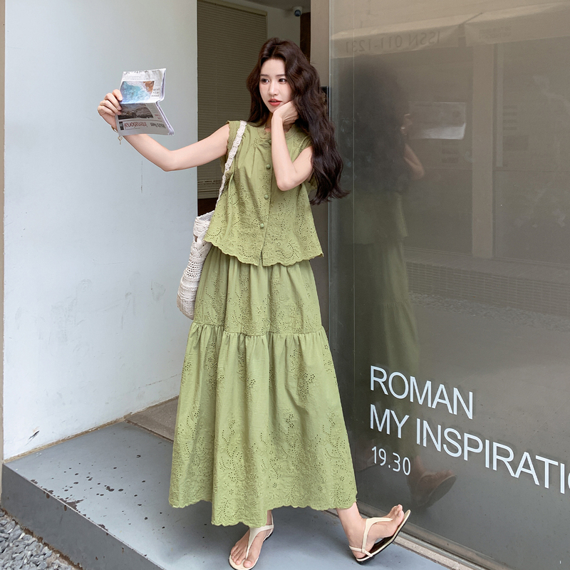 Moss Green Hollow Embroidery Sleeveless Top and Skirt Set for Women 2026 Summer New French Style Artistic Slimming Two-Piece Set Moss Green Hollow Embroidery Sleeveless Top and Skirt Set for Women 2026 Summer New French Style Artistic Slimming Two-Piece Set