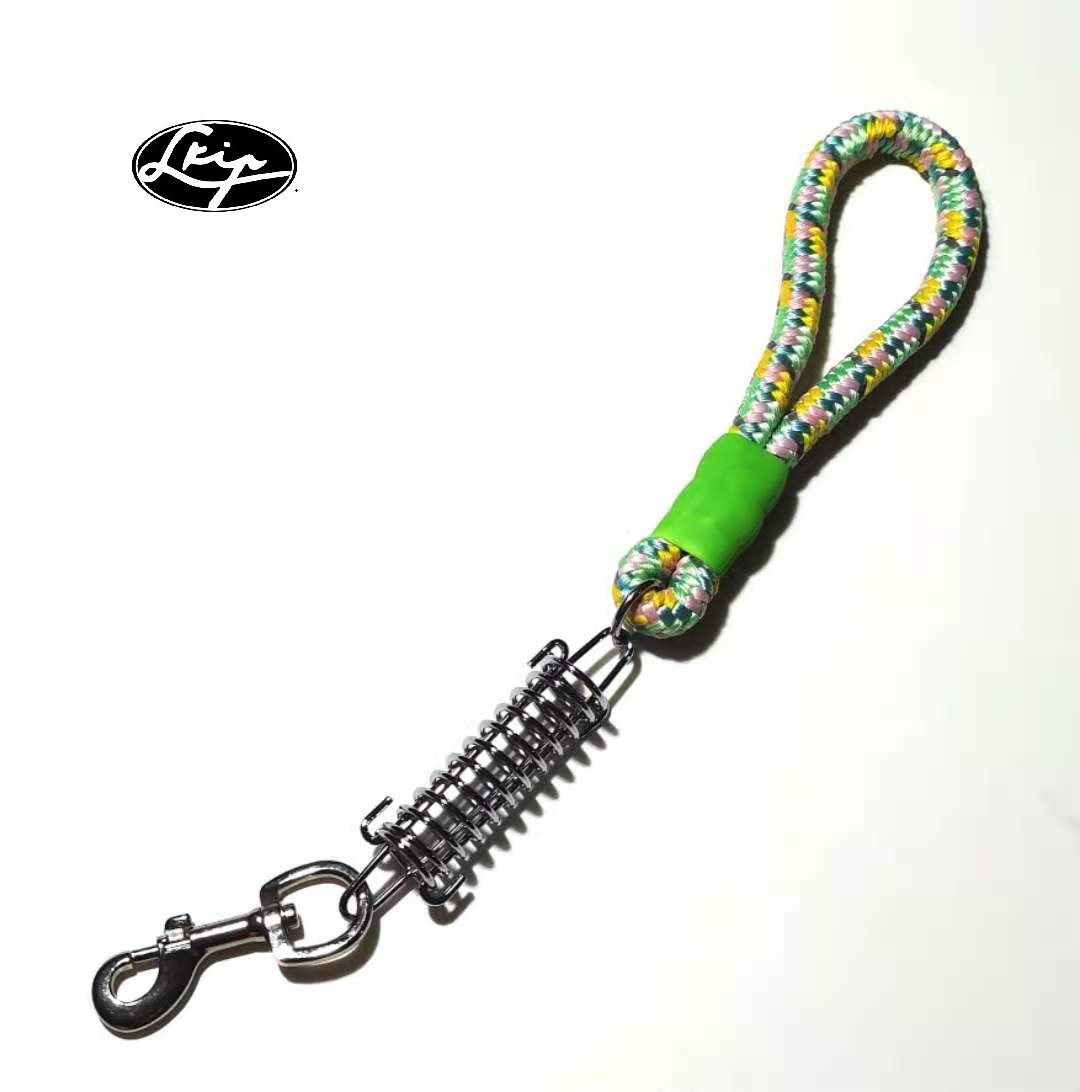 Japan LKIP new retractable dog chain collar explosion-proof punch pet traction without knotting short lead