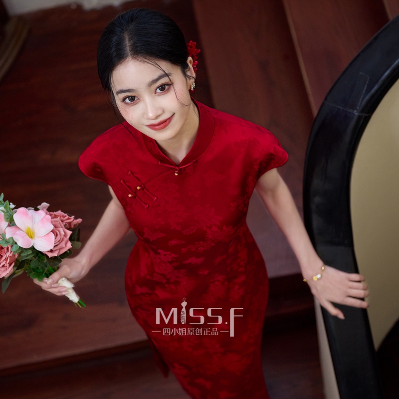 Miss Four's New Chinese-Style Red Engagement Cheongsam Bride's Toast Dress 2026 New High-End Petite Dress Miss Four's New Chinese-Style Red Engagement Cheongsam Bride's Toast Dress 2026 New High-End Petite Dress