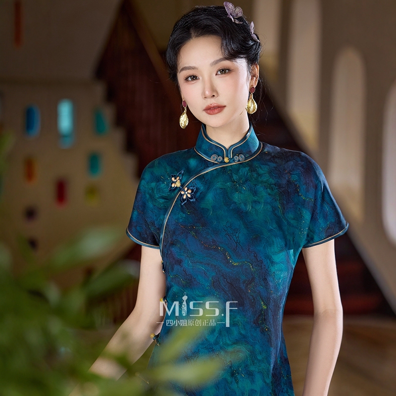 Fourth Miss Peacock Blue Xiangyun Silk Full-Open Front Traditional Cheongsam Mother's 2025 New High-End Silk Evening Dress