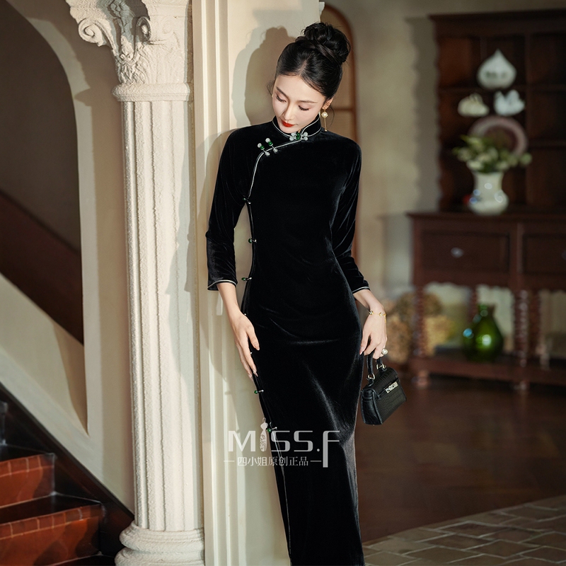 Miss Four's Black Silk Velvet Annual Meeting Cheongsam Evening Dress, Autumn and Winter New Chinese Style, High-End and Elegant