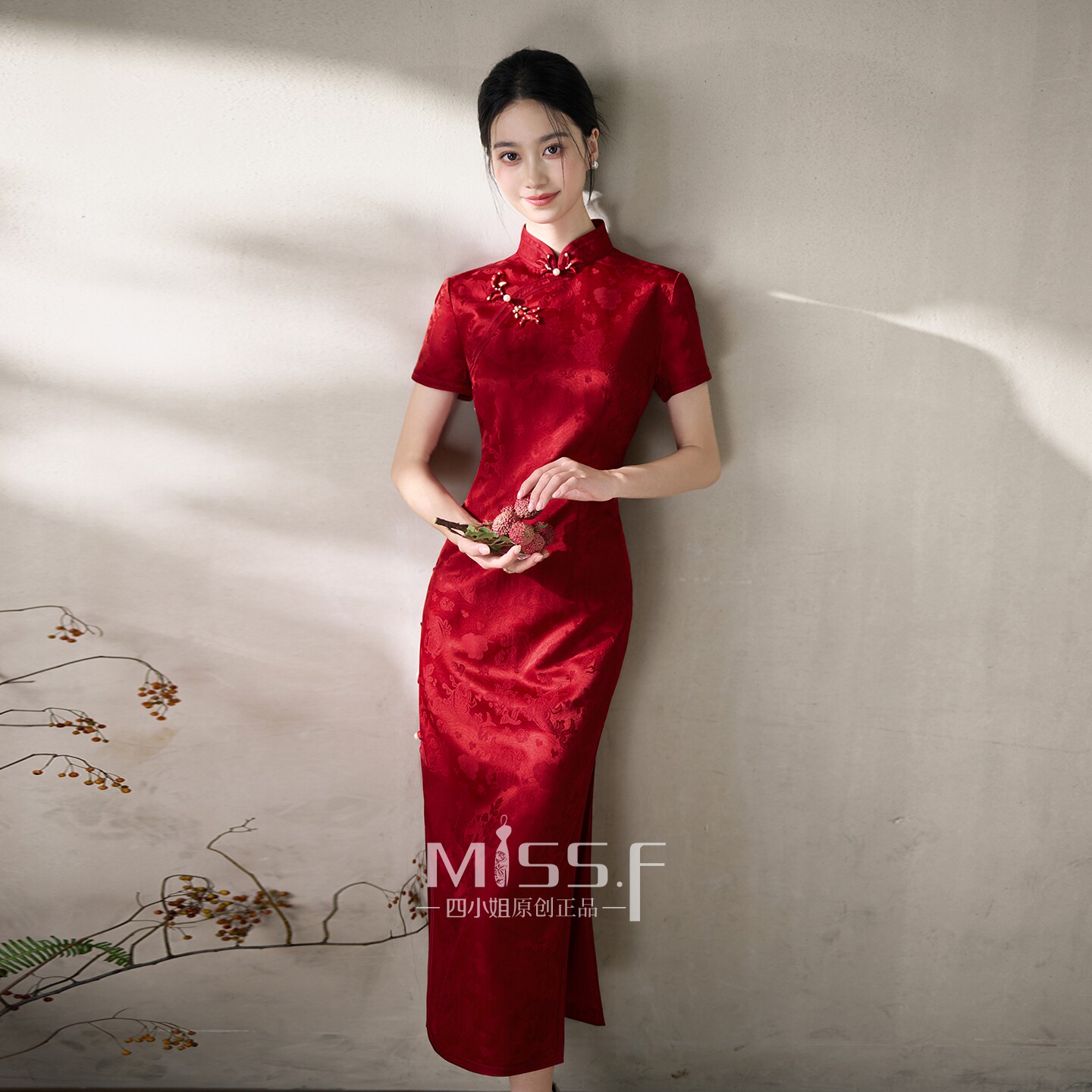 Четыре дамы из высококачественного красного шелка cheongsam toast dress 2026, новое улучшенное платье для помолвки с юбкой, темпераментный молодой стиль