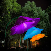 Inflatable induction flower Internet celebrity human body induction lamp flower lamp scenic spot interactive landscape display flowering street lamp