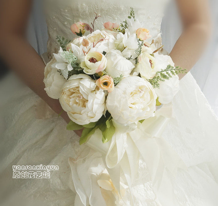 European and American simulation bride holding flowers wedding outdoor beautiful fresh photo studio photo beach travel photo Korean forest