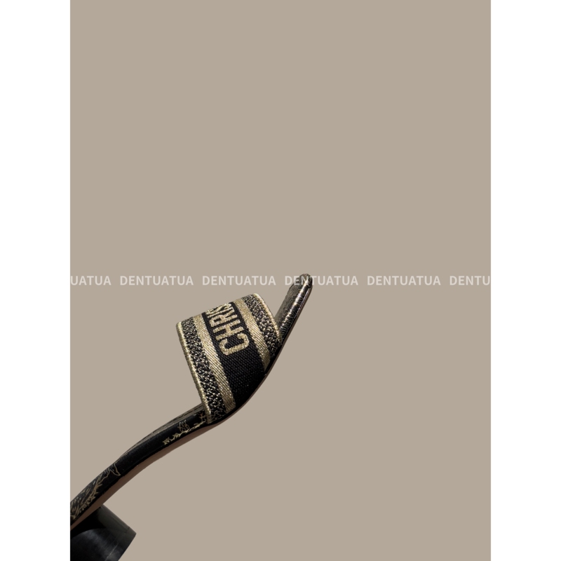 Dentuatua Detail-Oriented Individuals, Close Your Eyes and Take a Look! 25Ss Floral Letter Embroidered Women's Slide Sandals Dentuatua Detail-Oriented Individuals, Close Your Eyes and Take a Look! 25Ss Floral Letter Embroidered Women's Slide Sandals