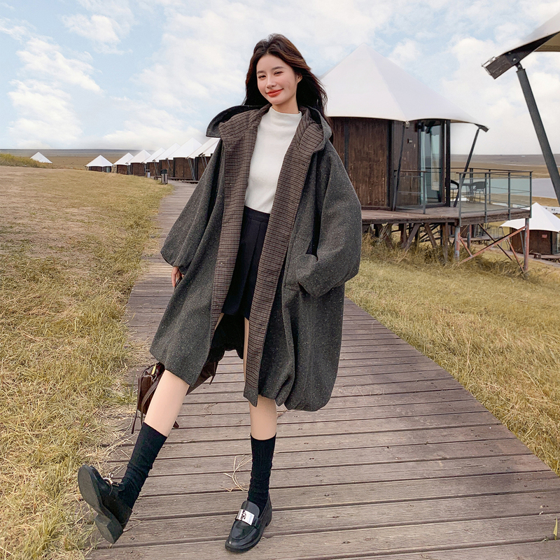 Unique and Super Stylish Plus-Size Woolen Coat for Women, Winter Cocoon-Shaped Loose Fit for Chubby Women, Hooded Mid-Length Maternity Wool Coat