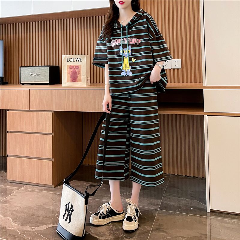Casual Sports Striped Hooded T-Shirt and Cropped Pants Two-Piece Set for Women, 2025 Summer New Style, Trendy Outfit for Slightly Chubby Girls