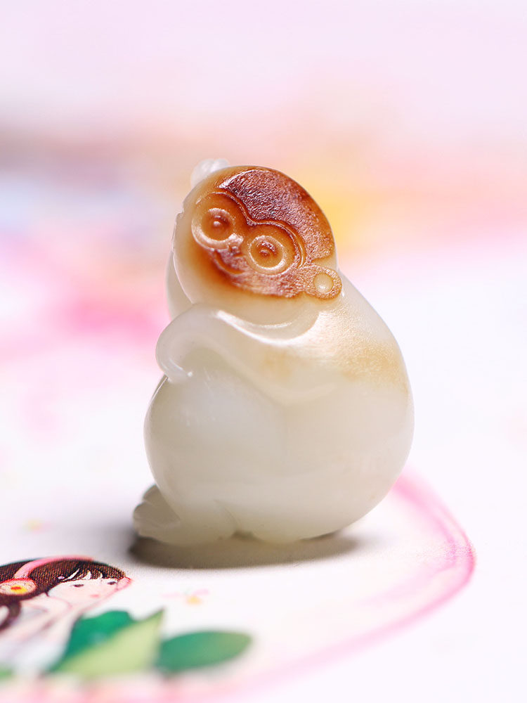 Natural Hetian jade seed material monkey pendant pendant Su Gong master Zhang Jiadong works signed certificate complete