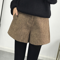 Pregnant women shorts for autumn and winter wear 100 hitch fashion models 2021 new winter tidal moms explicit skinny toasty underpants