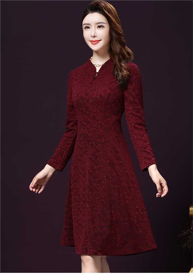 Váy cưới của mẹ Xia Xiaoya phong cách Trung Quốc màu đỏ mẹ chồng mẹ chồng retro mùa thu mới lễ hội sườn xám đầm u60