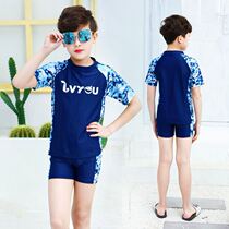  Childrens swimsuits Boys and girls middle and large childrens split clothes Pants and hats Sunscreen swimwear Boys swimming trunks Youth equipment