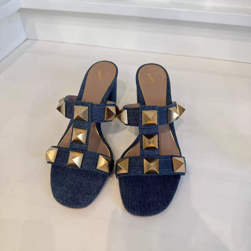 【Big Pretty L】(Special Price 2660) 3/14 Valentino Women's Shoes with Studded Strap Sandals in Denim Color 【Big Pretty L】(Special Price 2660) 3/14 Valentino Women's Shoes with Studded Strap Sandals in Denim Color
