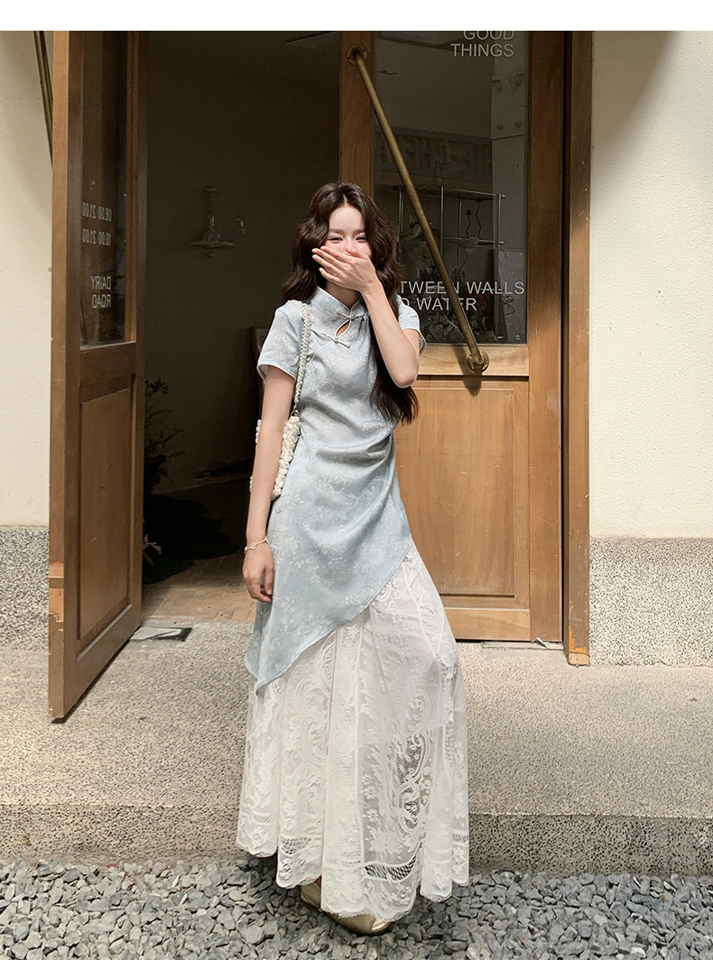 Стильные костюмы 清新淡雅新中式套装女2026夏季新款改良旗袍上衣蕾丝半身裙两件套