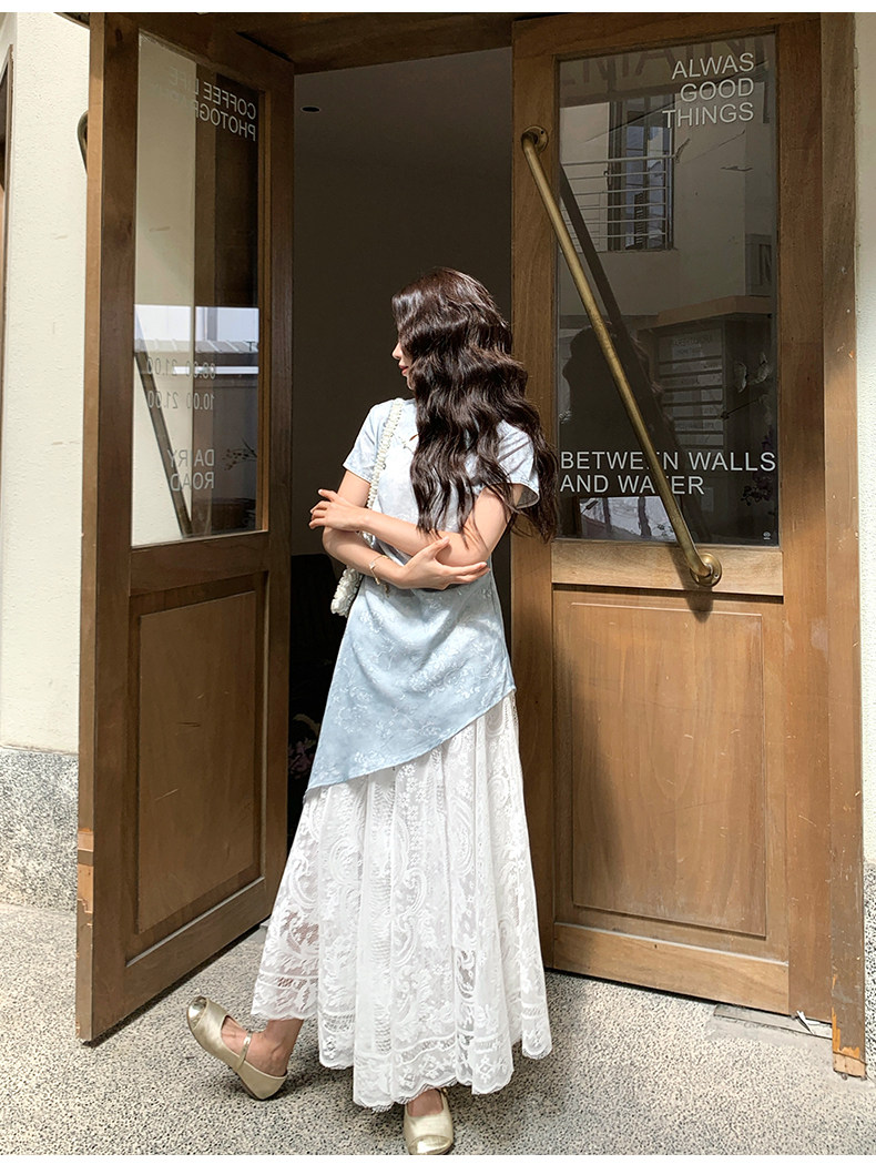 Стильные костюмы 清新淡雅新中式套装女2026夏季新款改良旗袍上衣蕾丝半身裙两件套
