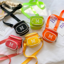 Childrens bag girls shoulder bag baby cross bag fashion new letter small satchel outdoor boy chest bag satchel bag