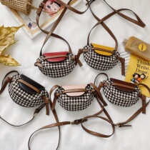 Childrens bag girl shoulder bag Foreign Princess accessories bag winter woolen saddle bag baby coin purse cross bag