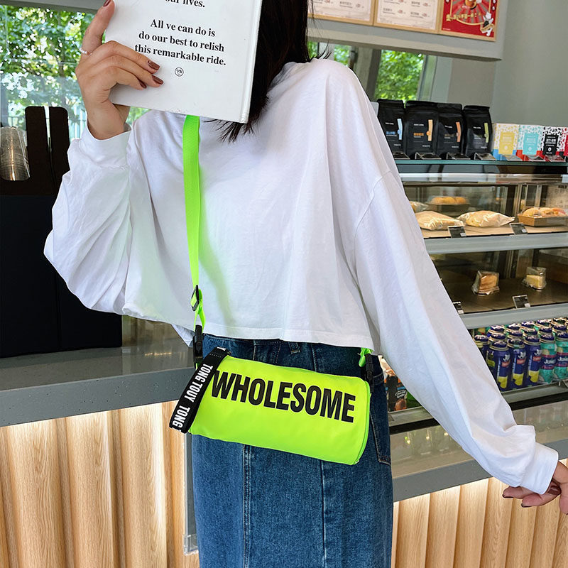 New Korean version of children's single shoulder bag girl 100 hitch cross out tour bag bag CUHK Tong Mei burst fashion letter packet