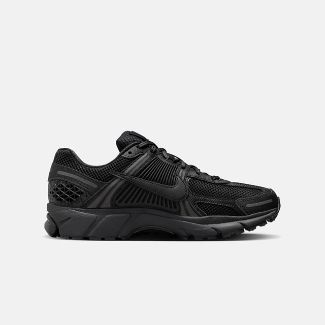 ເກີບຜູ້ຊາຍ Nike ZOOMVOMERO5 ເກີບແລ່ນກິລາ Black Warrior Retro Dad Shoes BV1358-003