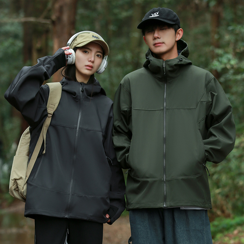 Men's Softshell Jacket, Spring and Autumn Outdoor Windproof and Waterproof Fleece Jacket, Hooded Fleece Sports Jacket