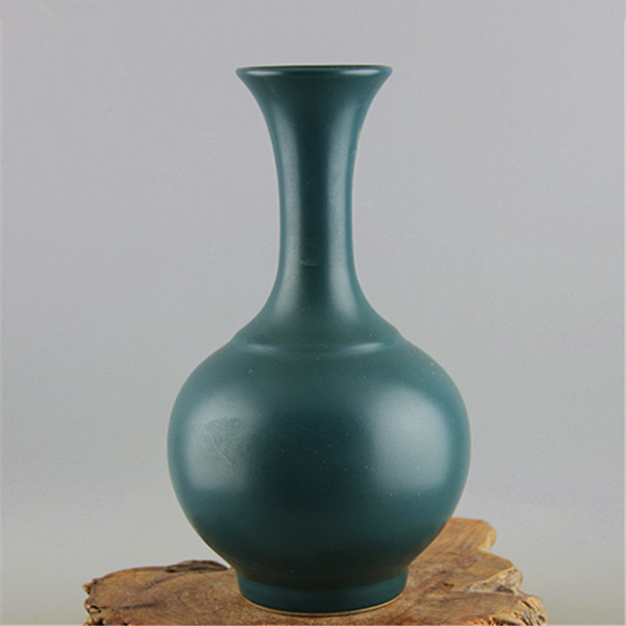 中国古美術 明洪武 青花釉裏紅麒麟紋梅瓶 青花磁 壺 唐物 時代物 古陶磁 古玩 明洪武釉里紅花卉紋玉壺春瓶| Chinese Art | 2025 | Sotheby's