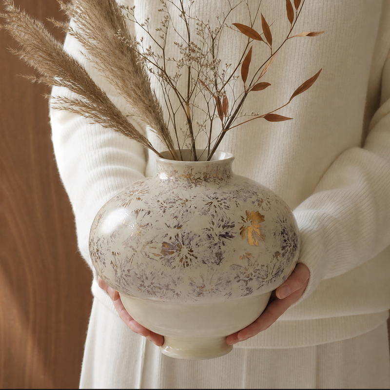 French Retro Natural Style Ceramic Art Flower Vessel Living Room Clubhouse Restaurant Tabletop Cabinet Soft Decoration Combination French Retro Natural Style Ceramic Art Flower Vessel Living Room Clubhouse Restaurant Tabletop Cabinet Soft Decoration Combination