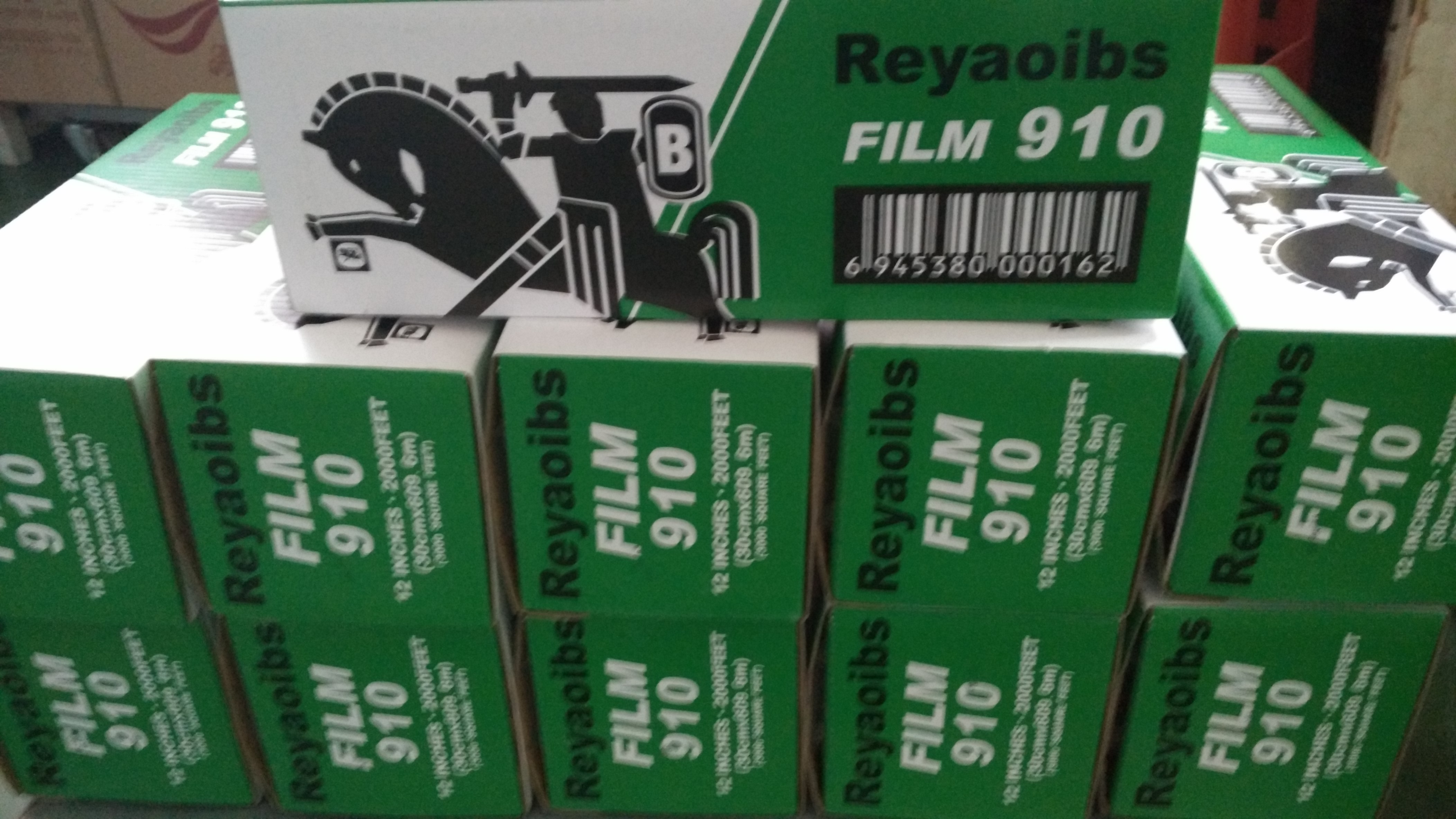 Horse head 910 912 914 cling film food grade boxed PVC supermarket special cling film 1 roll