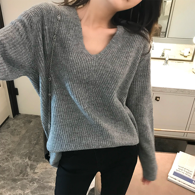 Hong Kong sweater women's 2020 new fashion autumn and winter relaxation Lazy Wind V territorial waters Horse fur headsets Long sleeves blouses