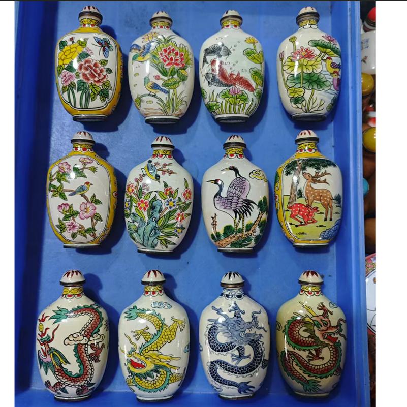 中国古美術・旧藏純銅製景泰藍四大美女の鼻煙壺・純手描き・七宝烧 ・純銅製・置物 古玩古董精品细致鼻烟壶景泰蓝铜胎烤瓷/中国特色/高档收藏礼品