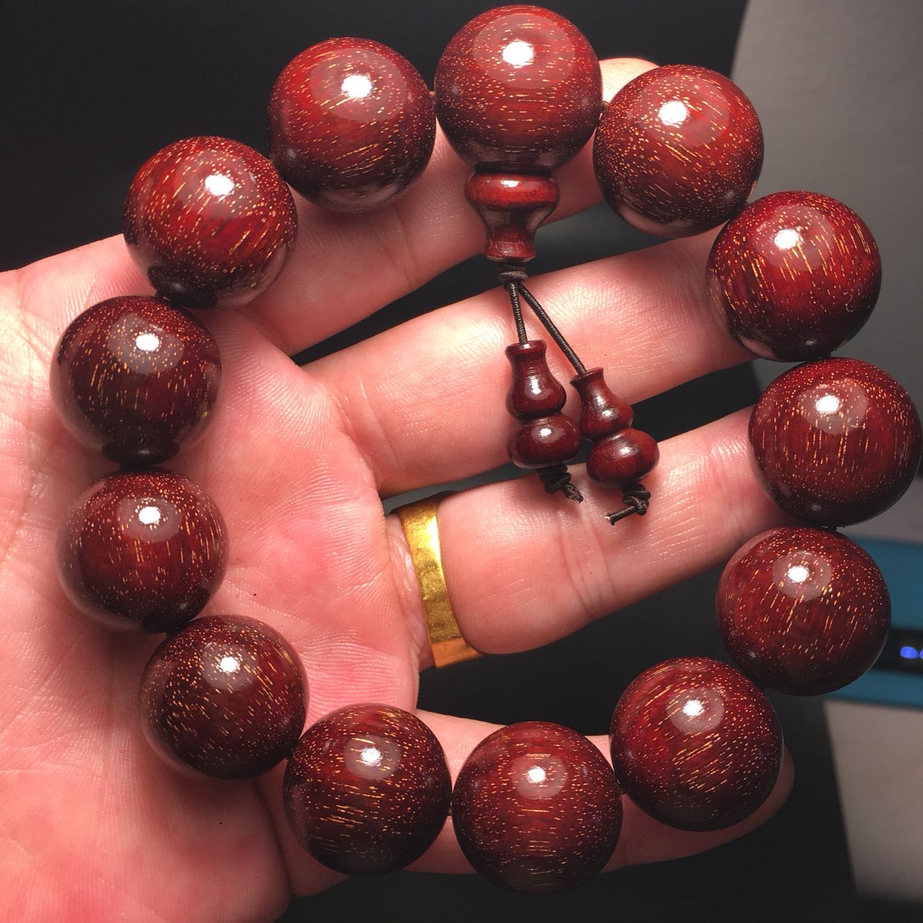 Authentic Indian lobular red sandalwood full of gold stars 18mm13 beads bracelet