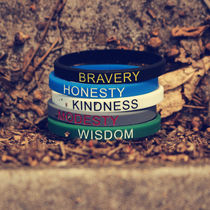 Original tide brand bracelet basketball sports mens and womens silicone wristband inspirational faith brave wisdom small fresh hand ring belt