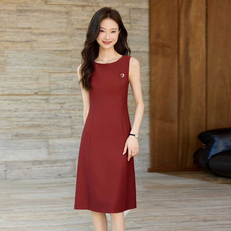 2026 New High-End Elegant Burgundy Sleeveless Summer Dress Women's Long Dress for Work Simple Waist-Cinching Tank Dress