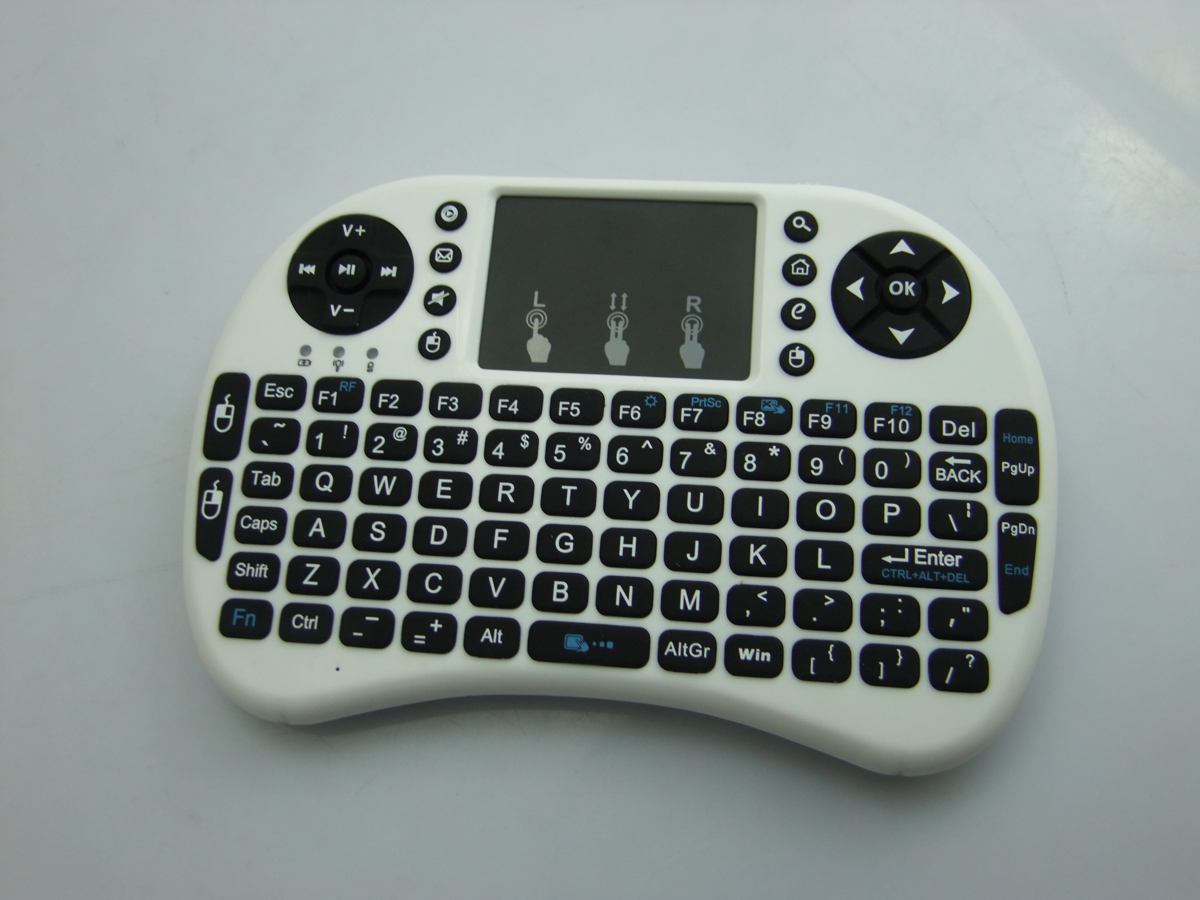 Mini 2 4G flying mice wireless keyboard with touchpad Android player rock controller UKB-500AC dry battery