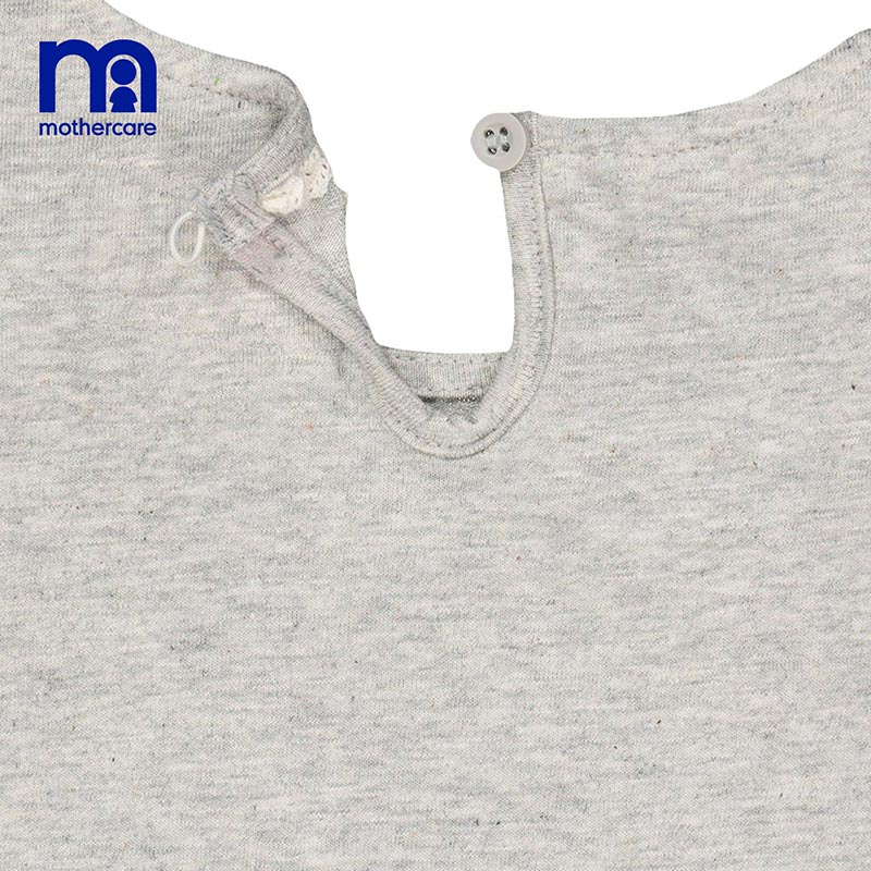 Mothercare Anh cho trẻ em dài tay hàng đầu mới cô gái chùng t-shirt của phụ nữ dưới chỉnh sửa hàng đầu.