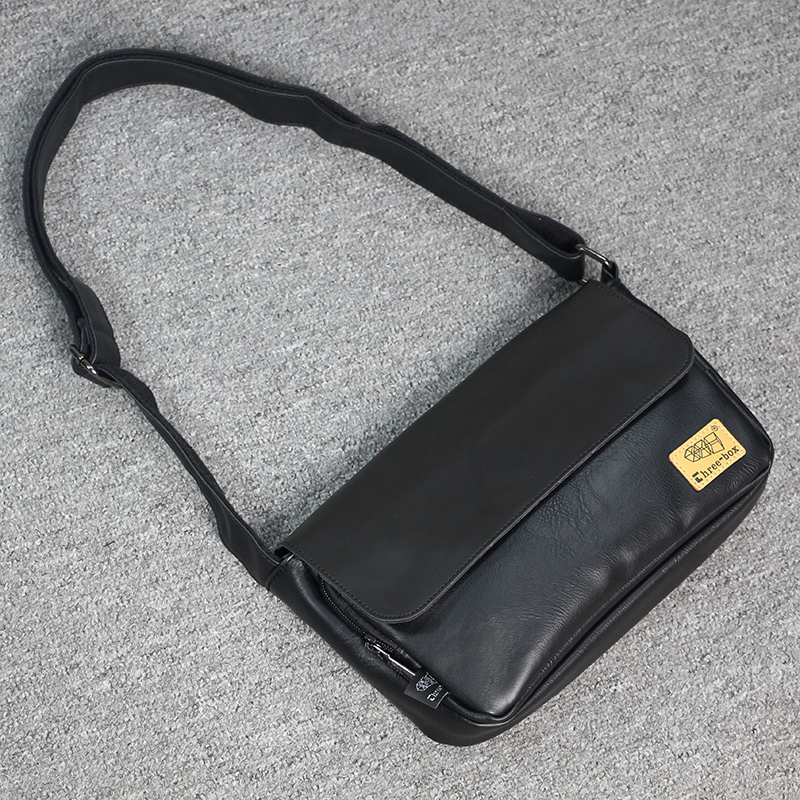 Three boxes single shoulder bag men and Korean edition fashion man bag bag tide cover casual soft skin bag