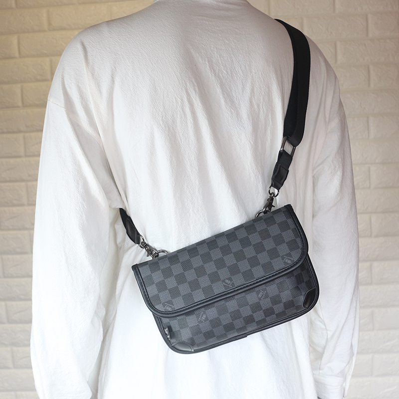 Tide - brand single shoulder bag Male and Korean Edition 2022 new grid fashion overhead cross package for men and women casual bag pack